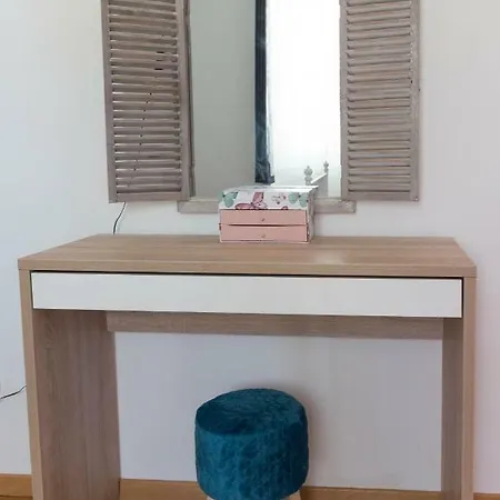 Zdenka New&cozy Central Apartment *